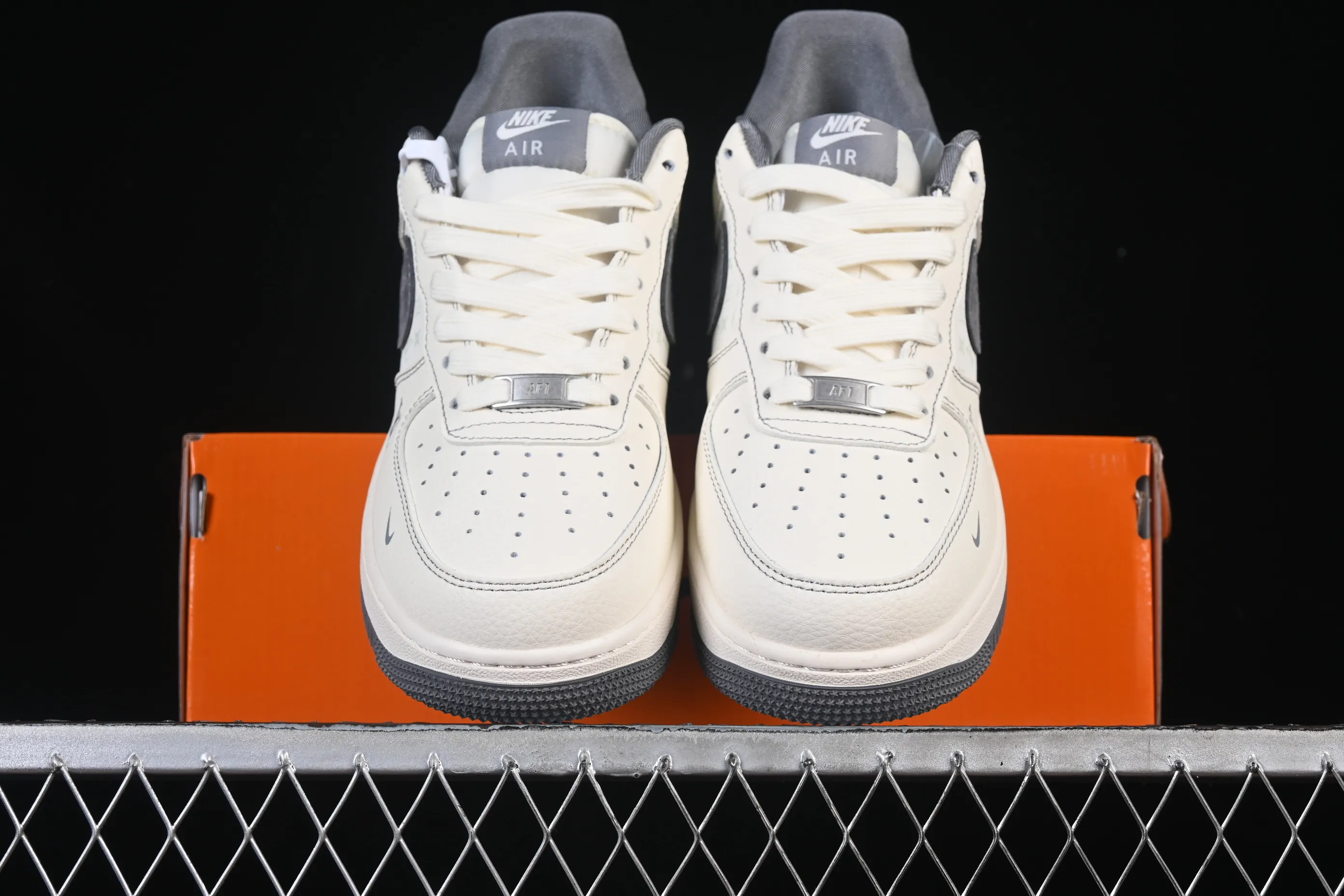 All categories Nk Air Force 1 Air Force series Nk Air Force 1 Low Air Force low-top Nike Air Force 1'07 Low LV co-branded printed beige gray Air Force 1 low-top casual sneakers MZ9588-816